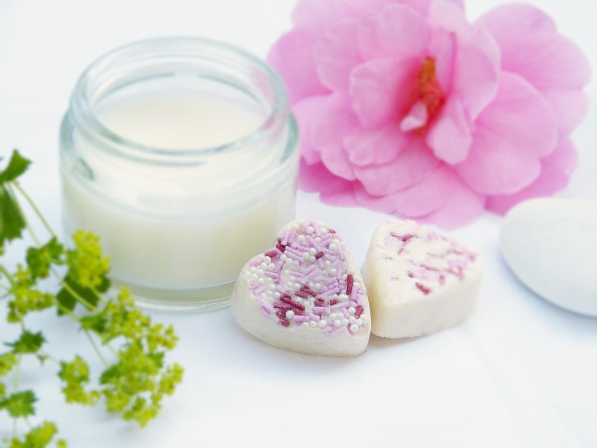 Naturalne kosmetyki wspomagające zdrowie skóry