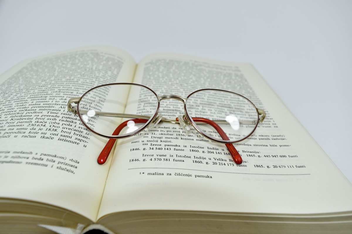 Dobór okularów do czytania – na co zwracać uwagę?